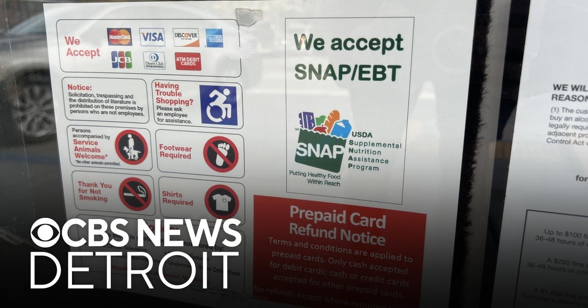 SNAP benefits in limbo, 1,000+ flights canceled as government shutdown ...
