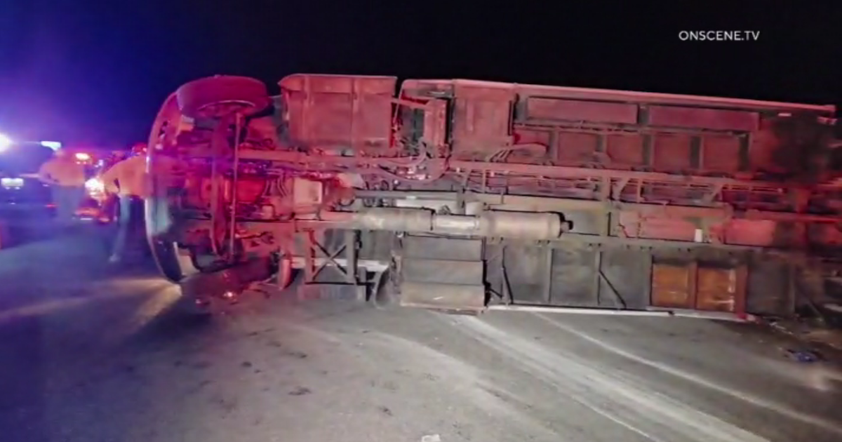 Almost two dozen injured in overturned bus crash in San Bernardino County