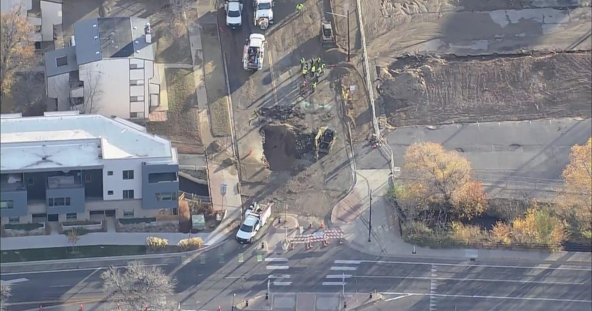 Crews repair water main break in Boulder - CBS Colorado