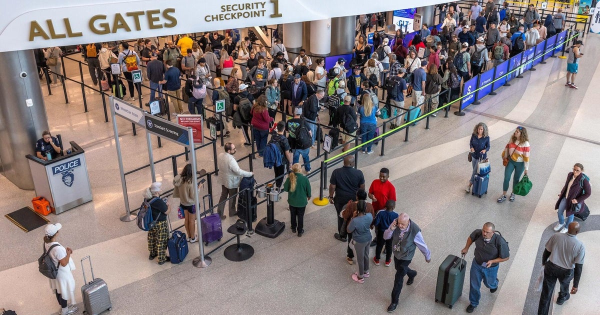 Record-breaking number of Texans expected to travel over Thanksgiving, AAA says