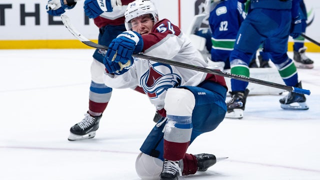 NHL: NOV 09 Avalanche at Canucks 