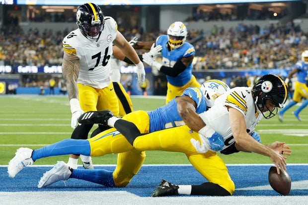 Pittsburgh Steelers v Los Angeles Chargers