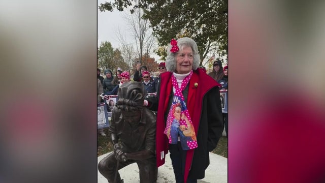"Rosie the Riveter" statue unveiled at Michigan WWII Legacy Memorial 
