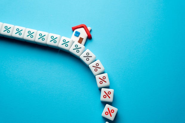 Home equity loan interest rates just dropped under 8%. Here’s what borrowers should do now. – CBS News