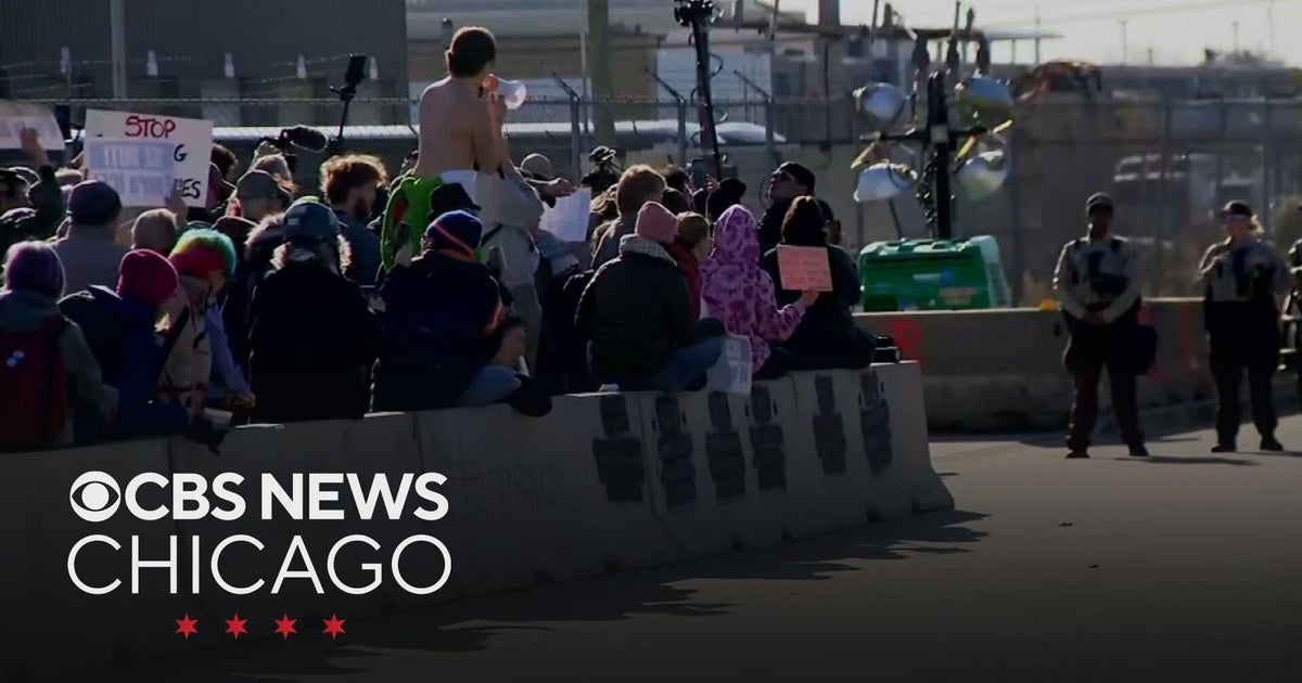 21 arrested, 4 officers injured outside Broadview ICE facility Friday ...