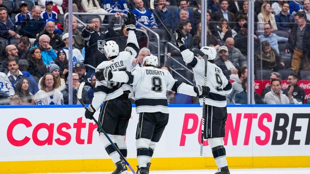 Los Angeles Kings v Toronto Maple Leafs 