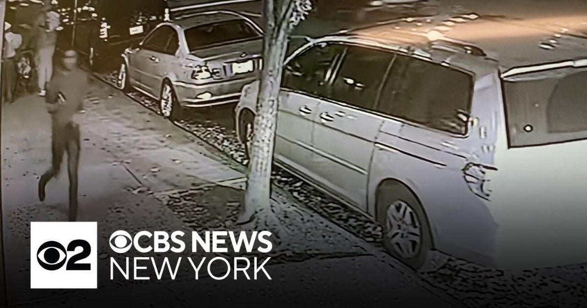 Video shows suspect running with gun before Upper East Side shooting