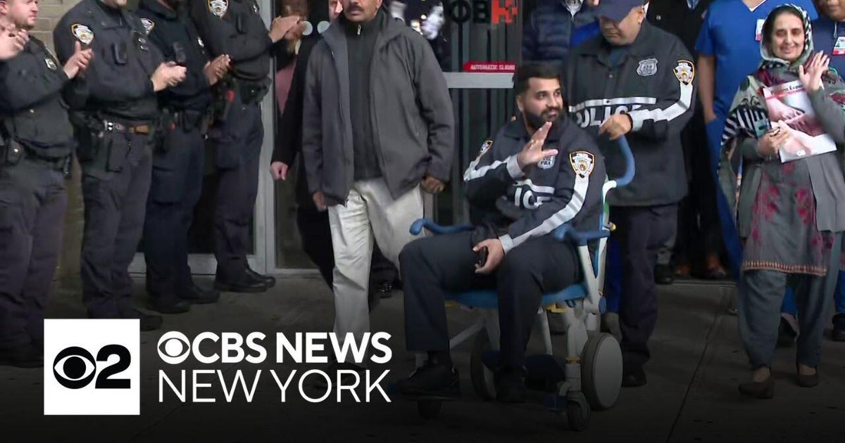 NYPD officer hit with birdshot at deadly Brooklyn shooting - CBS New York