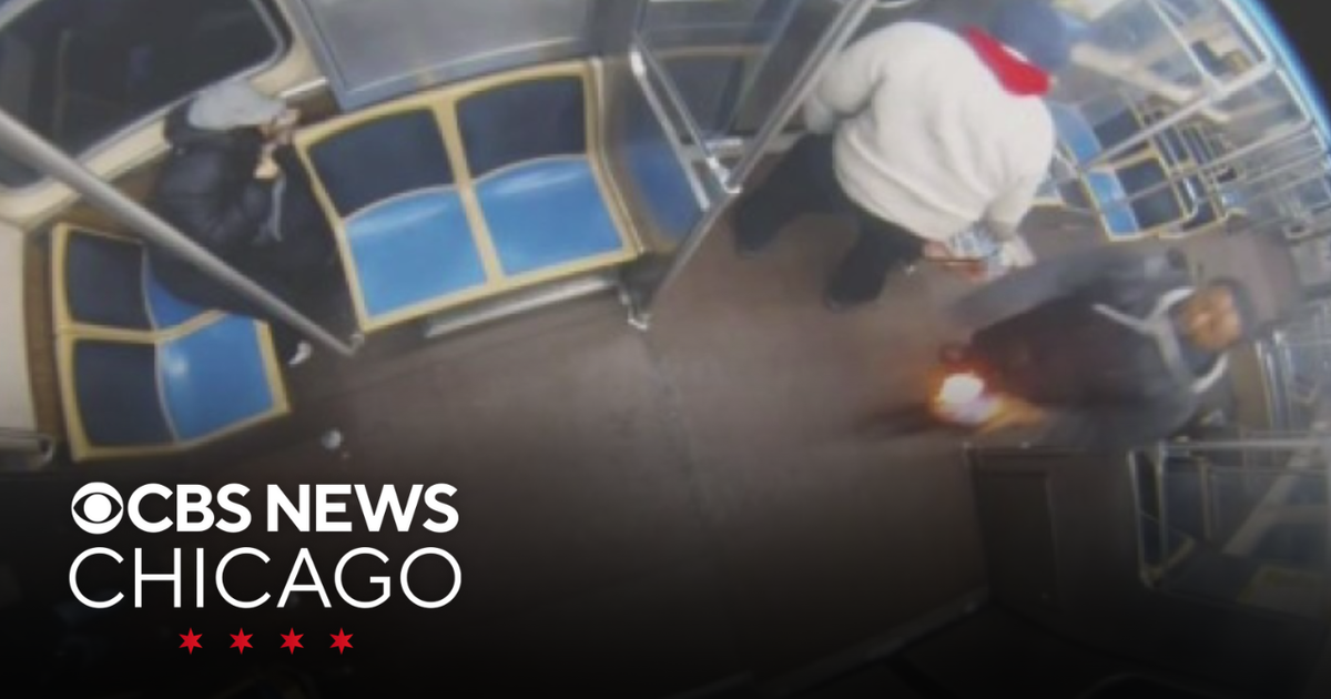 Man faces federal charges after he allegedly set woman on fire on CTA ...