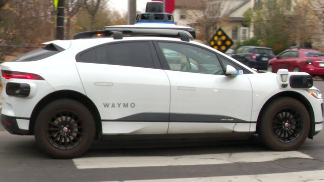 thu-raw-waymo-car-on-minneapolis-streets-thurston-112025.jpg 