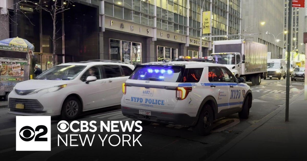 Man stabbed in Midtown road rage incident, police say - CBS New York