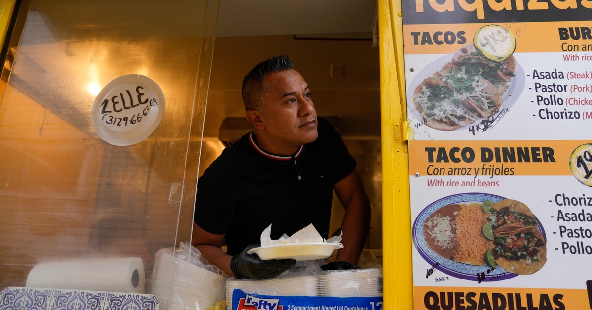 Chicago street vendors maintain a defiant pose in face of immigration arrests