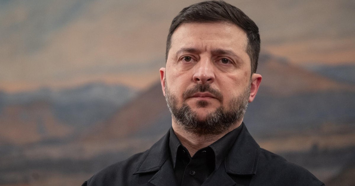 Zelenskyy considers Trump's peace plan for Ukraine, Russia