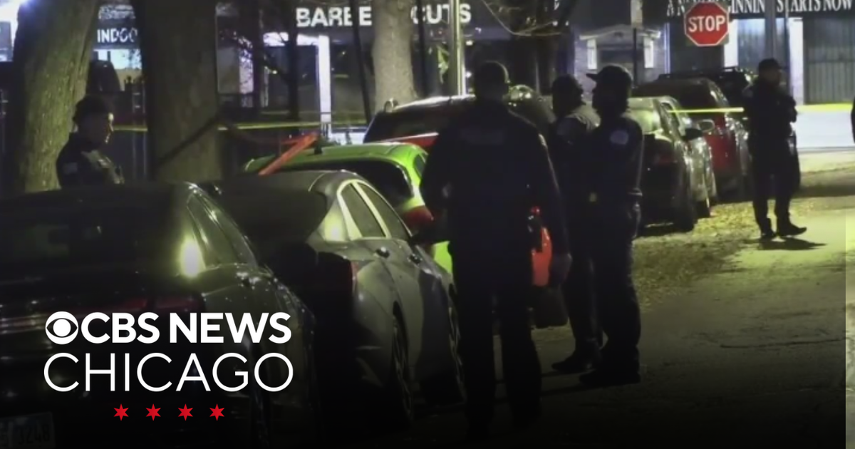 Two women injured in drive-by shooting on Chicago's West Side - CBS Chicago