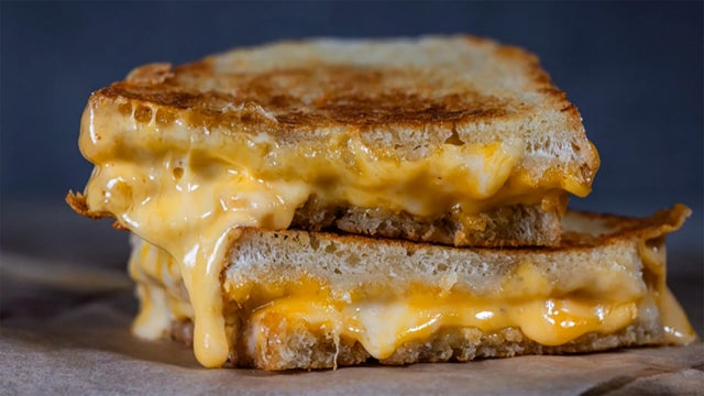 comfort-foods-grilled-cheese-1920.jpg 