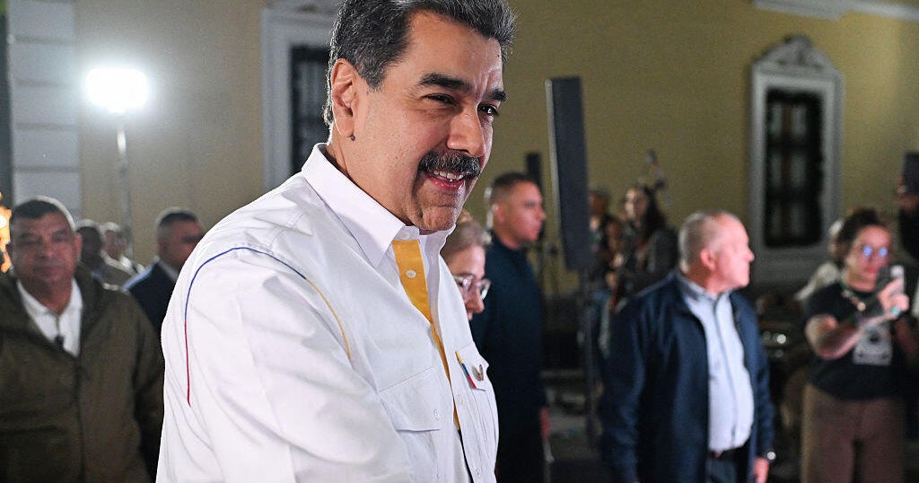 U.S. considers dropping leaflets in Venezuela as it ramps up pressure on Maduro