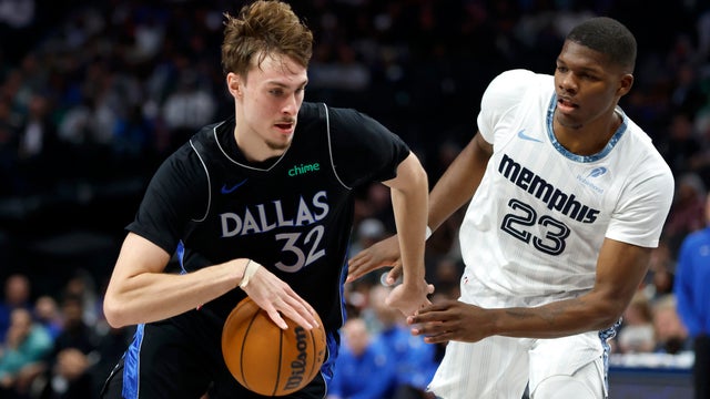 Memphis Grizzlies v Dallas Mavericks 