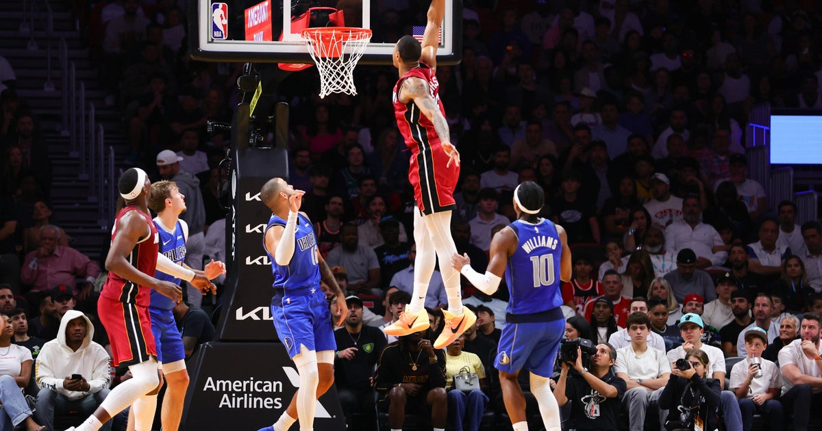 Tyler Herro shines 4 in season debut as Heat edge Mavericks 106-102