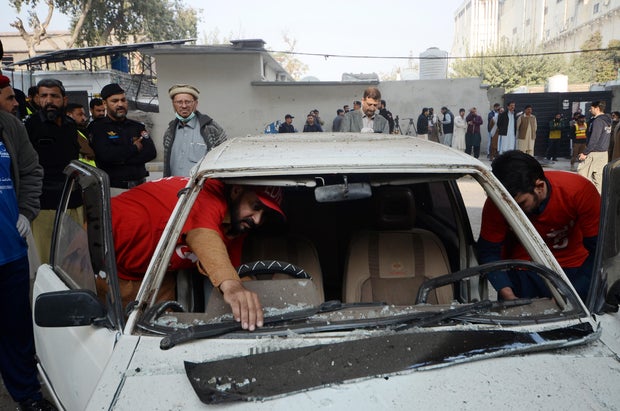 Suicide bombers attack paramilitary HQ in Pakistan's Peshawar 