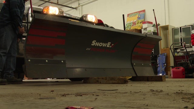 6p-pkg-snow-removal-preps-wcco99hq.jpg 