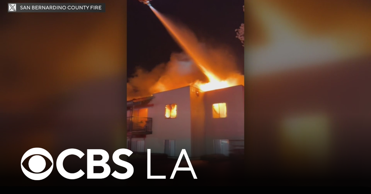 73 people displaced after fire burns through Rialto apartment complex ...