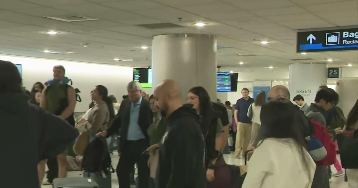 Thanksgiving travel smooth in Miami, but 80 million expected nationwide