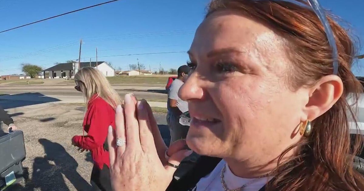 North Texas woman starts mobile pantry in her kitchen to feed the hungry, in need