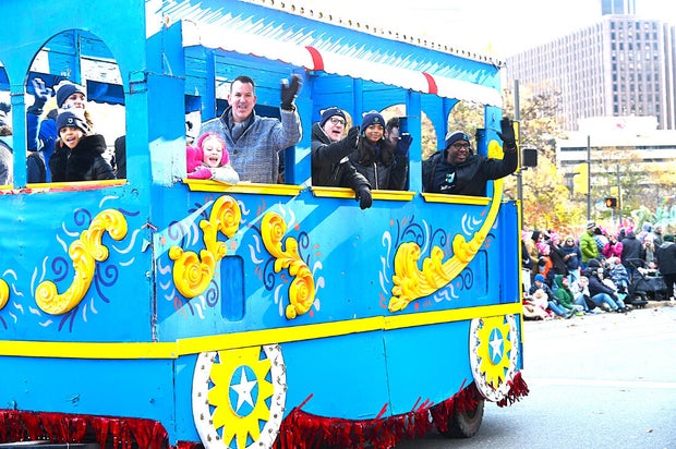 People on the Benjamin Franklin Parkway for the Thanksgiving parade in Philadelphia 