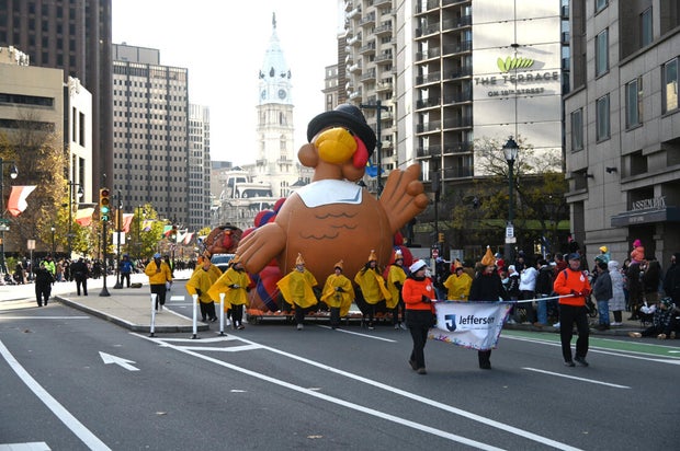 People on the Benjamin Franklin Parkway for the Thanksgiving parade in Philadelphia 