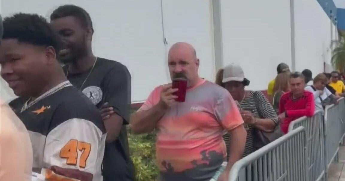 South Florida Thanksgiving shoppers skip dinner to snag Black Friday bargains