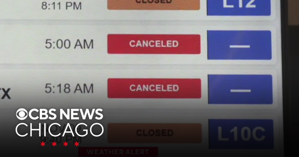 Snow storm impacting holiday travelers in Chicago - CBS Chicago