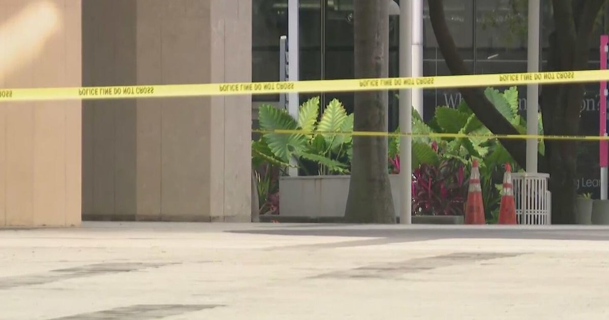 Suspicious package leads to large security response near Miami federal ...