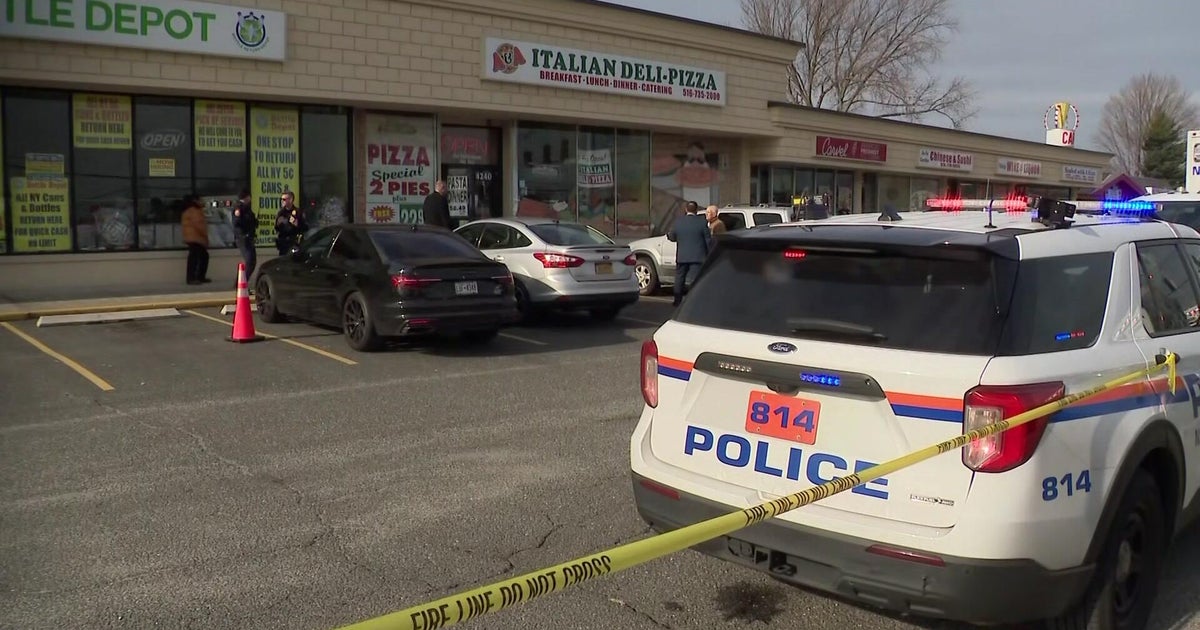2 dead in stabbing at Italian deli in Bethpage, N.Y.