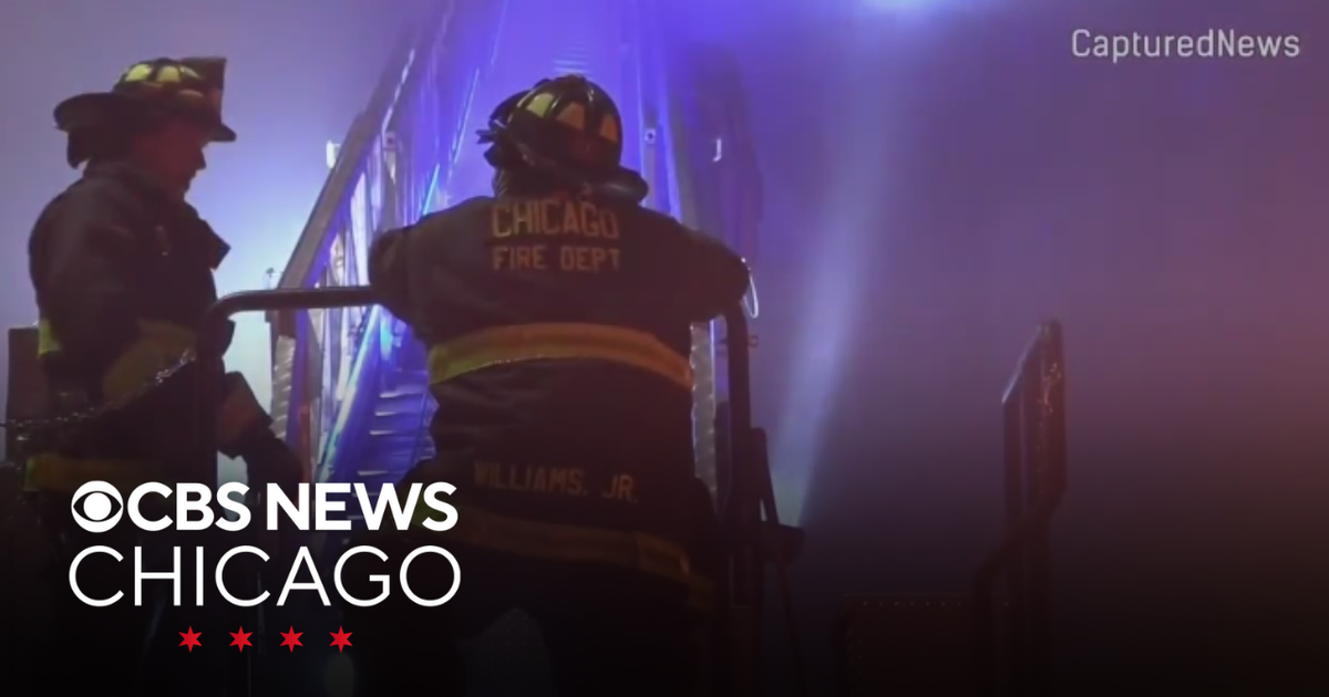 No one hurt in West Loop Chicago restaurant building fire - CBS Chicago