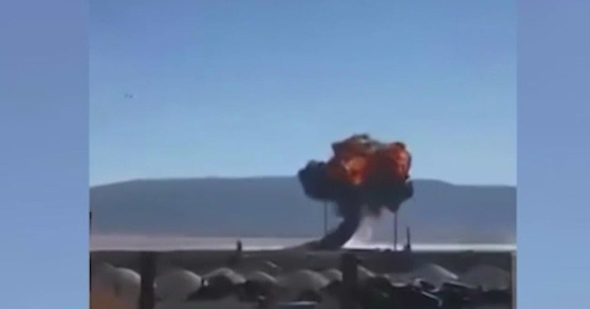 Thunderbird pilot safe after F‑16 crash in California desert