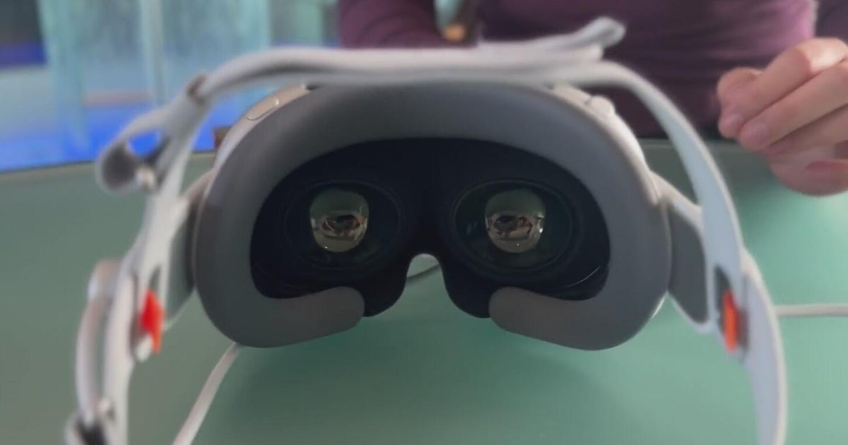 Professor earns national recognition for using VR to treat depression in MS patients