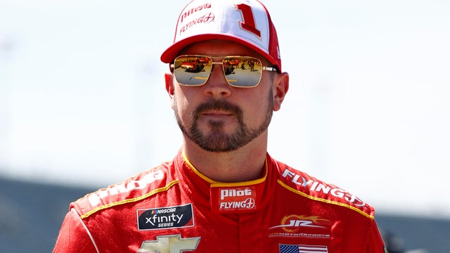 NASCAR Xfinity Series Sport Clips Haircuts VFW Help A Hero 200 