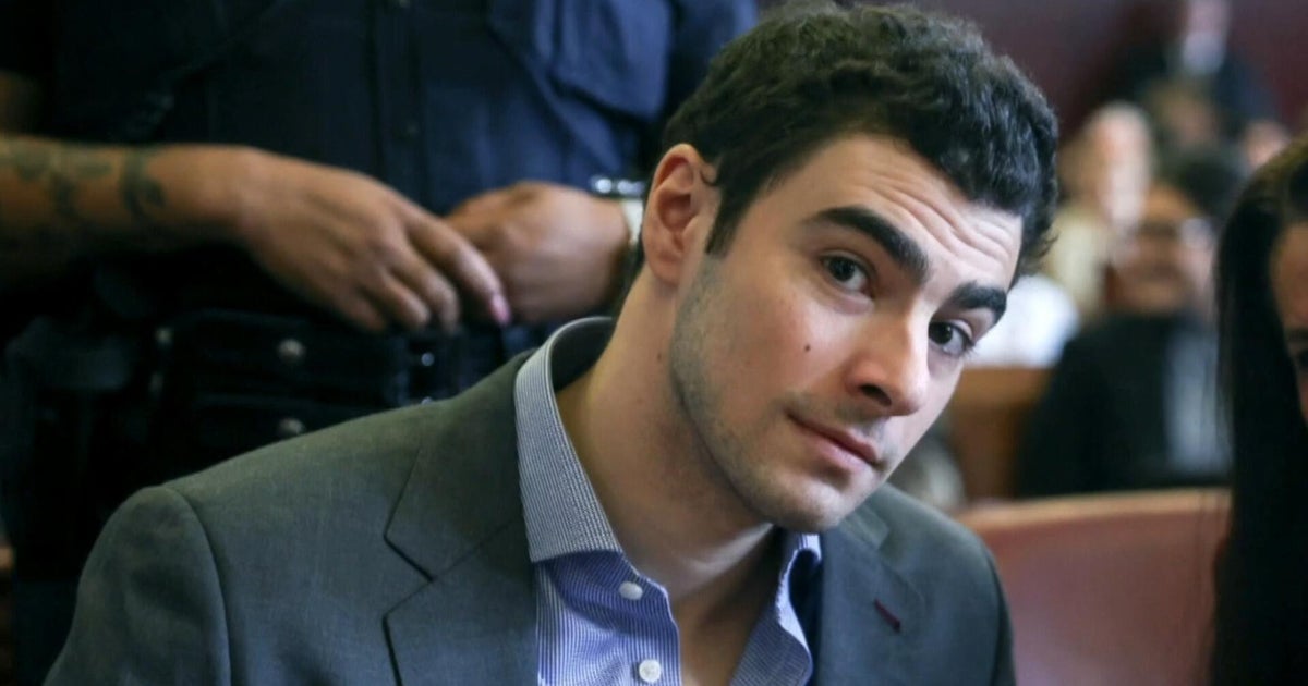 Prosecutors release video of police finding loaded gun magazine in Luigi Mangione's backpack