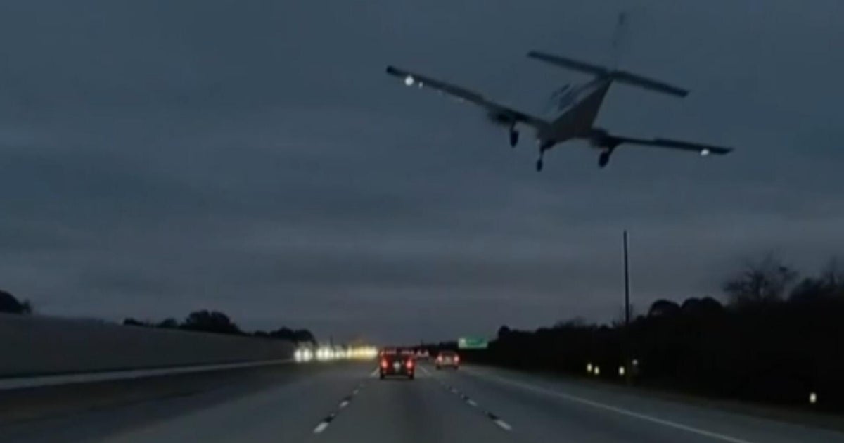 Plane makes emergency landing in Florida