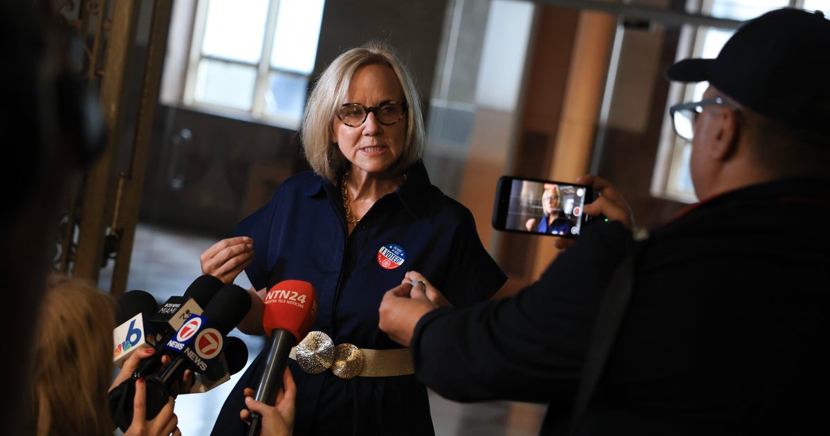 Бившият комисар на окръг Маями Дейд Айлийн Хигинс спечели балотажа на изборите