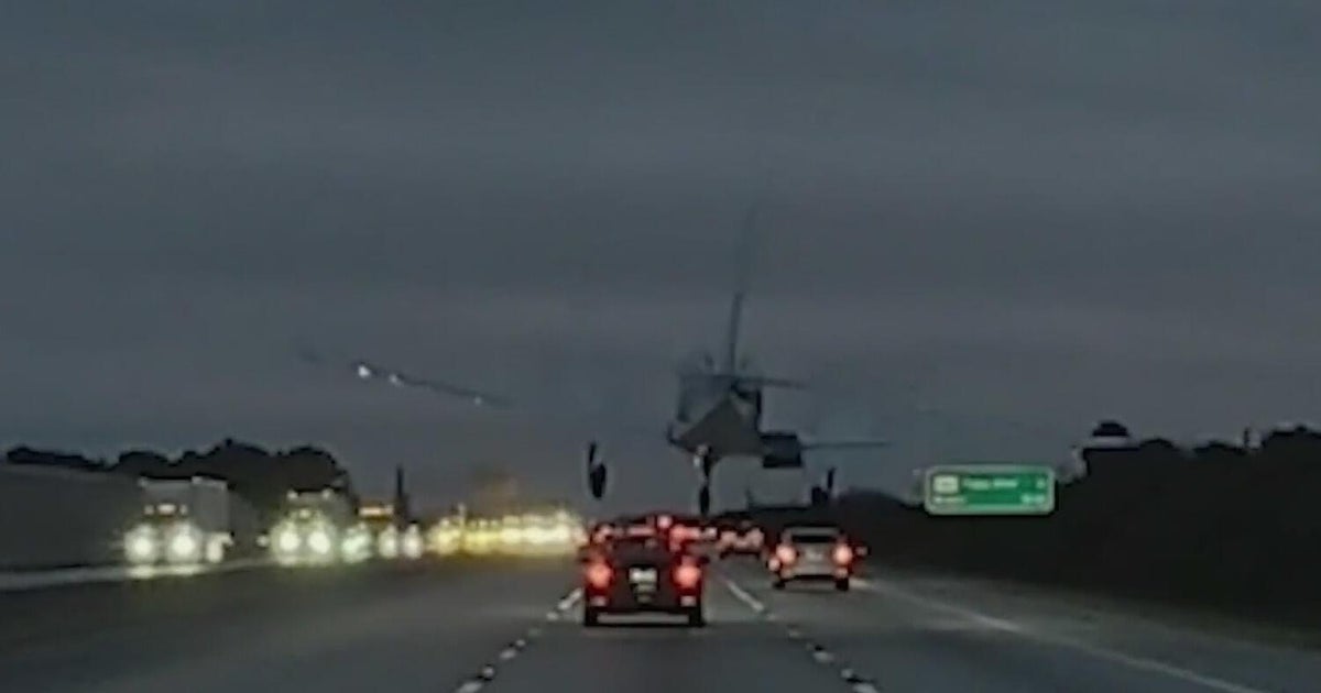 911 calls capture moment small plane crashed into car on Florida highway
