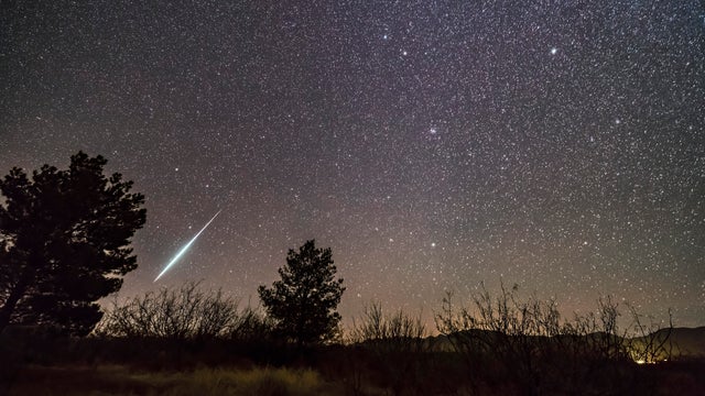 A single bright meteor from the Geminid meteor shower of December 2017 