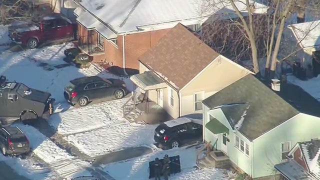Woman in custody after homicide, barricaded situation in Warren, police say 
