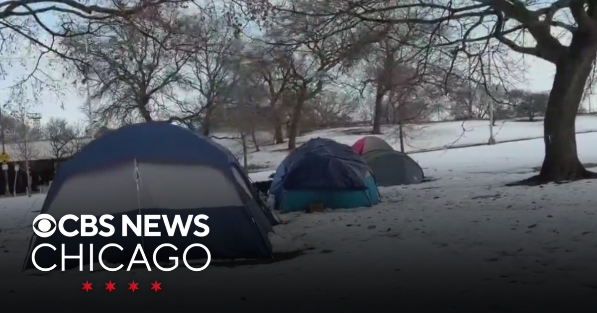 Outreach teams working to help homeless amid extreme cold - CBS Chicago