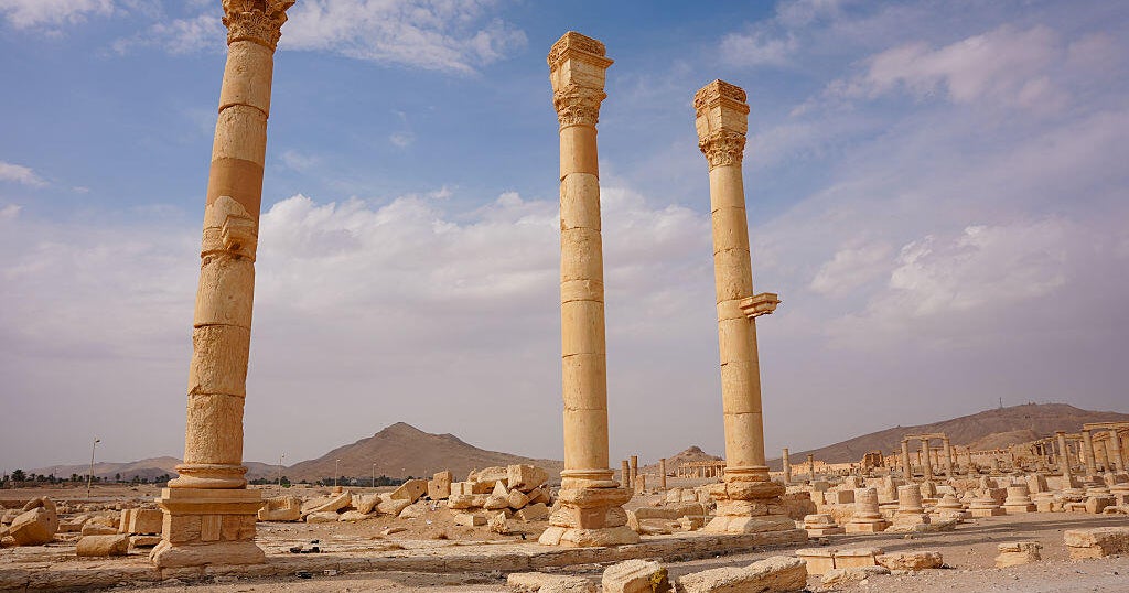 Двама войници от американската армия и цивилен американски гражданин който