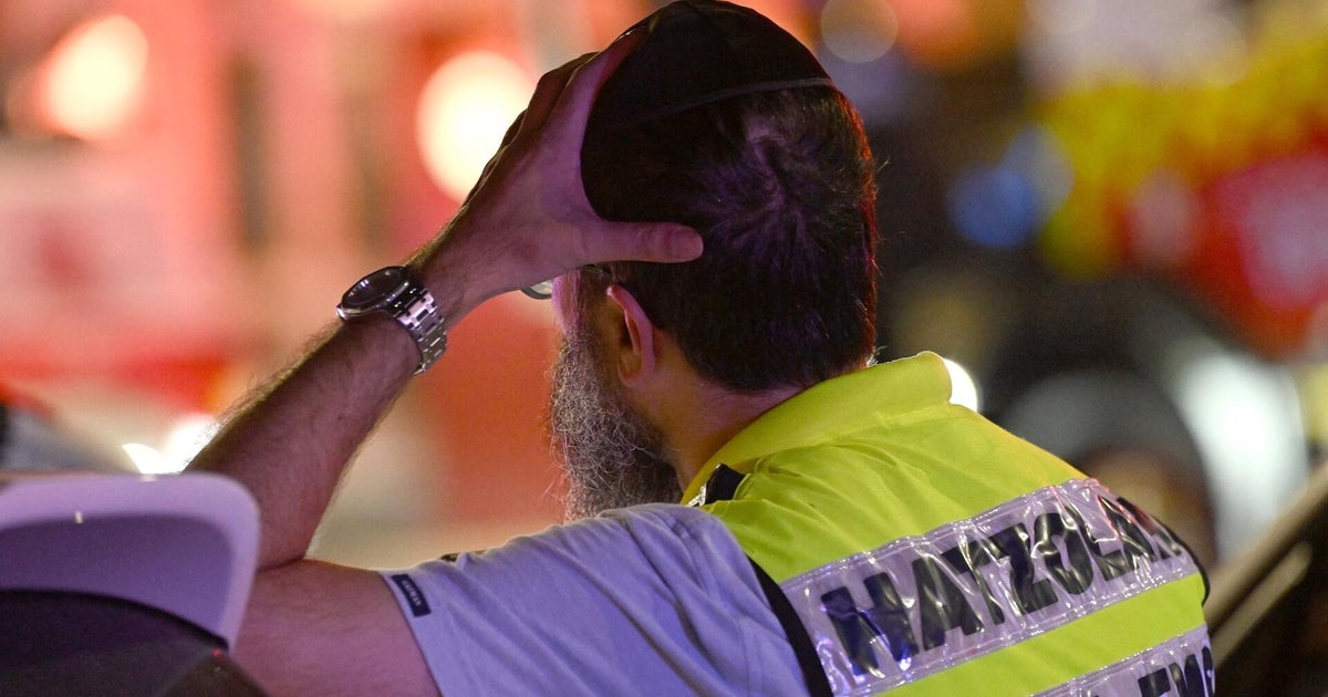 How the Jewish community is reacting to deadly Australia shooting targeting Hanukkah event