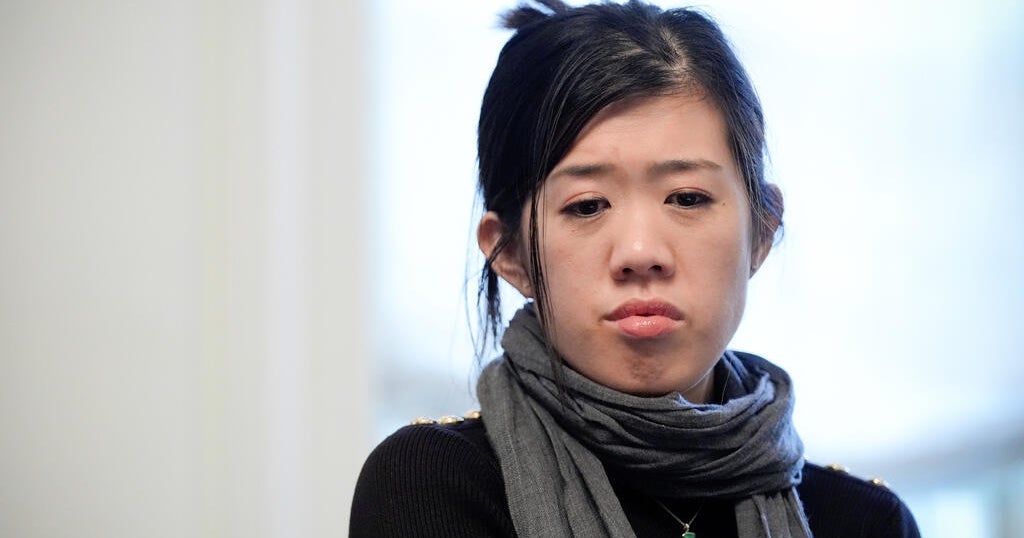 Часове след като Джими Лай бизнесмен и собственик на продемократичен