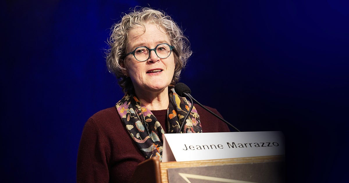 Бивш висш служител в Националния институт по здравеопазване съди администрацията