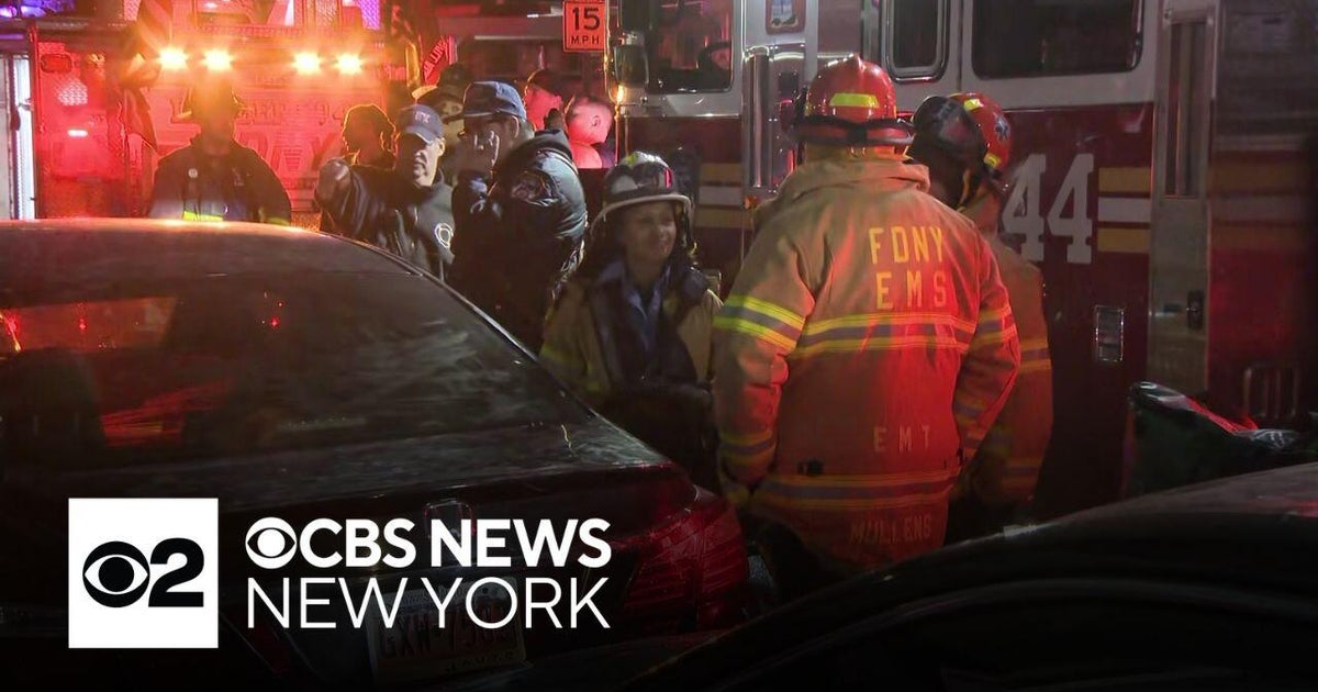 1 child, 1 adult injured in Bronx apartment building fire