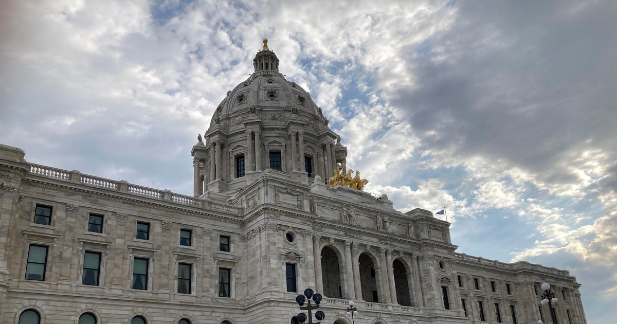 Федералните прокурори обявиха нови обвинения в четвъртък в разширяващия се